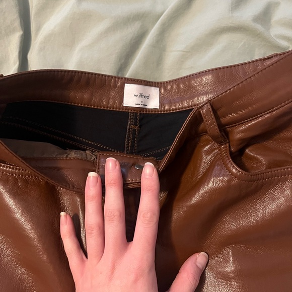 The Wilfred Melina Pant in Cognac 
Size 4 
Lightly worn in great condition - Picture 2 of 4